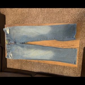 Men’s 42x32 Lee blue jeans.